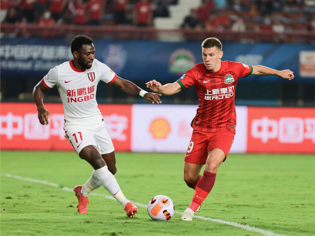 【中超】马莱莱与卡尔采夫联手破门 新鹏城1-1战平英博 【中超】马莱莱与卡尔采夫联手破门 新鹏城1-1战平英博